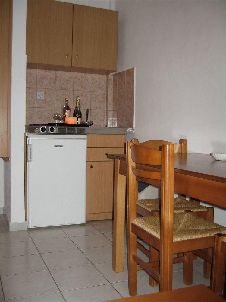 Irilena Apartments Stalida Bagian luar foto