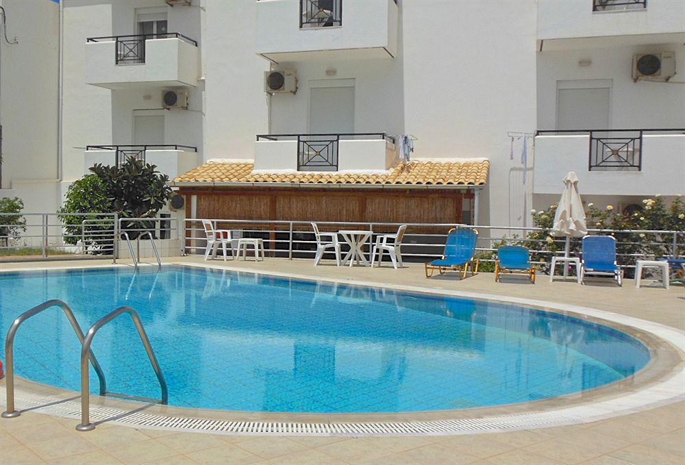 Irilena Apartments Stalida Bagian luar foto